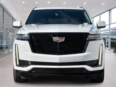 Used 2022 Cadillac Escalade ESV Sport Platinum w/ Heavy-Duty Trailer Package AWD/4WD image 9