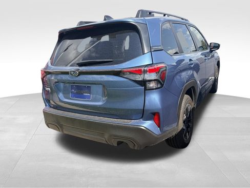 Used 2025 Subaru Forester Premium AWD/4WD image 4