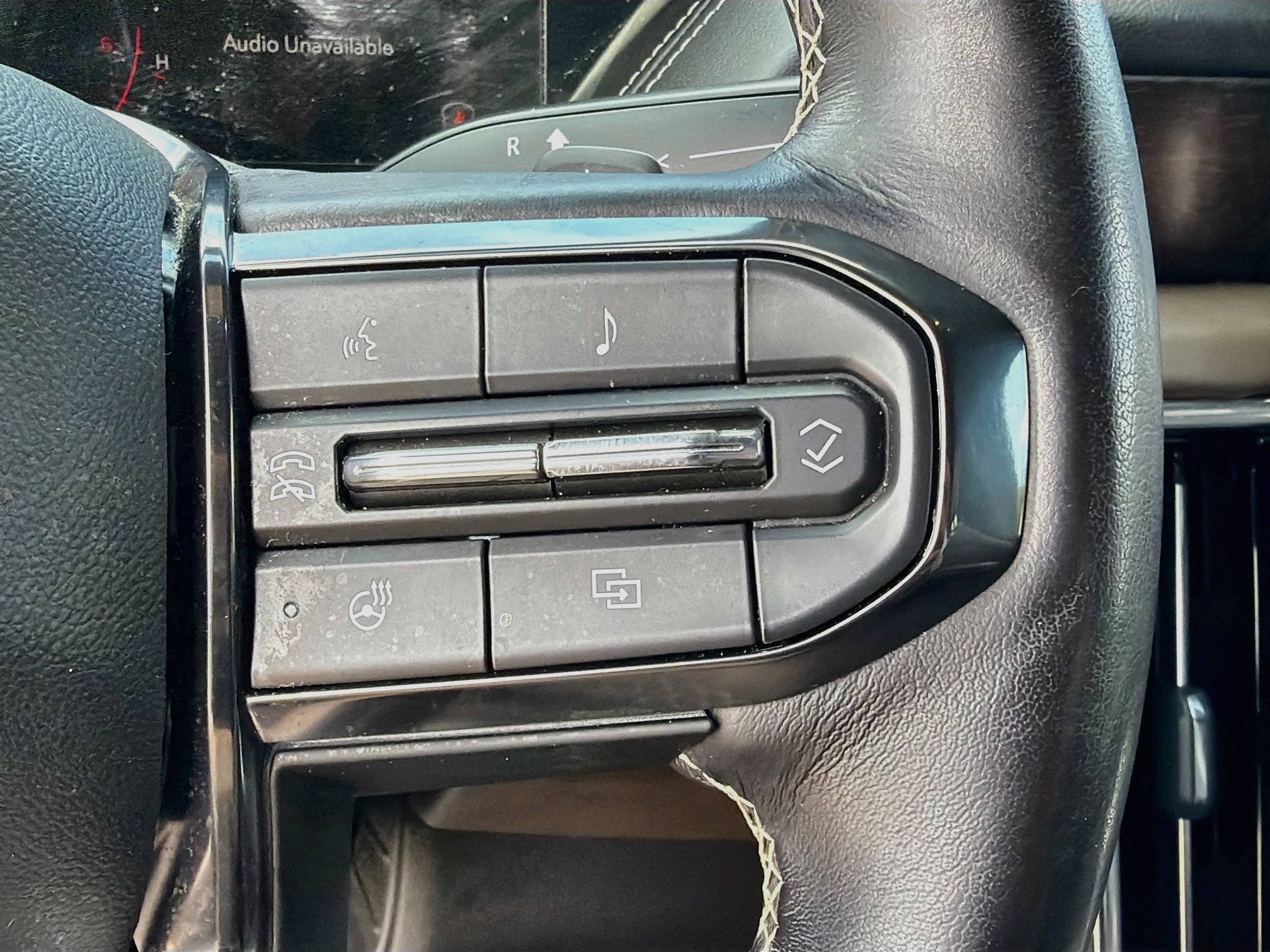 Used 2025 GMC Yukon Denali Ultimate AWD/4WD image 41