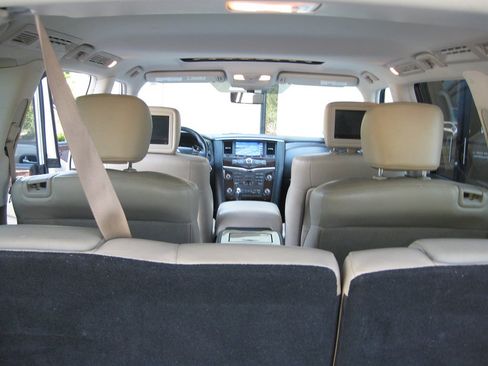 Used 2018 Nissan Armada Platinum w/ Captain Seat Package RWD image 32