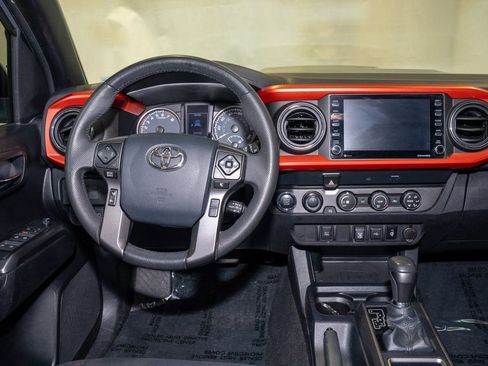 Certified 2020 Toyota Tacoma TRD Sport image 2