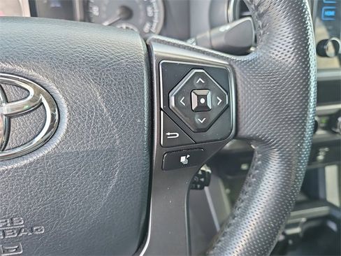 Used 2017 Toyota Tacoma TRD Sport image 20