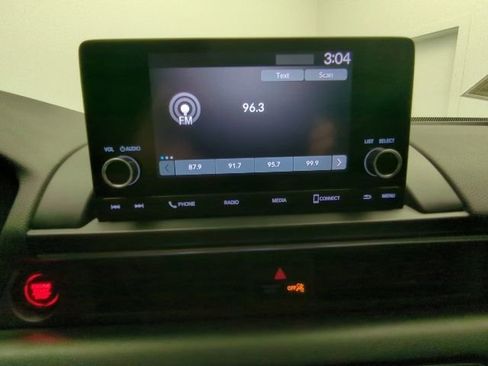 Certified 2025 Honda Pilot Sport image 21