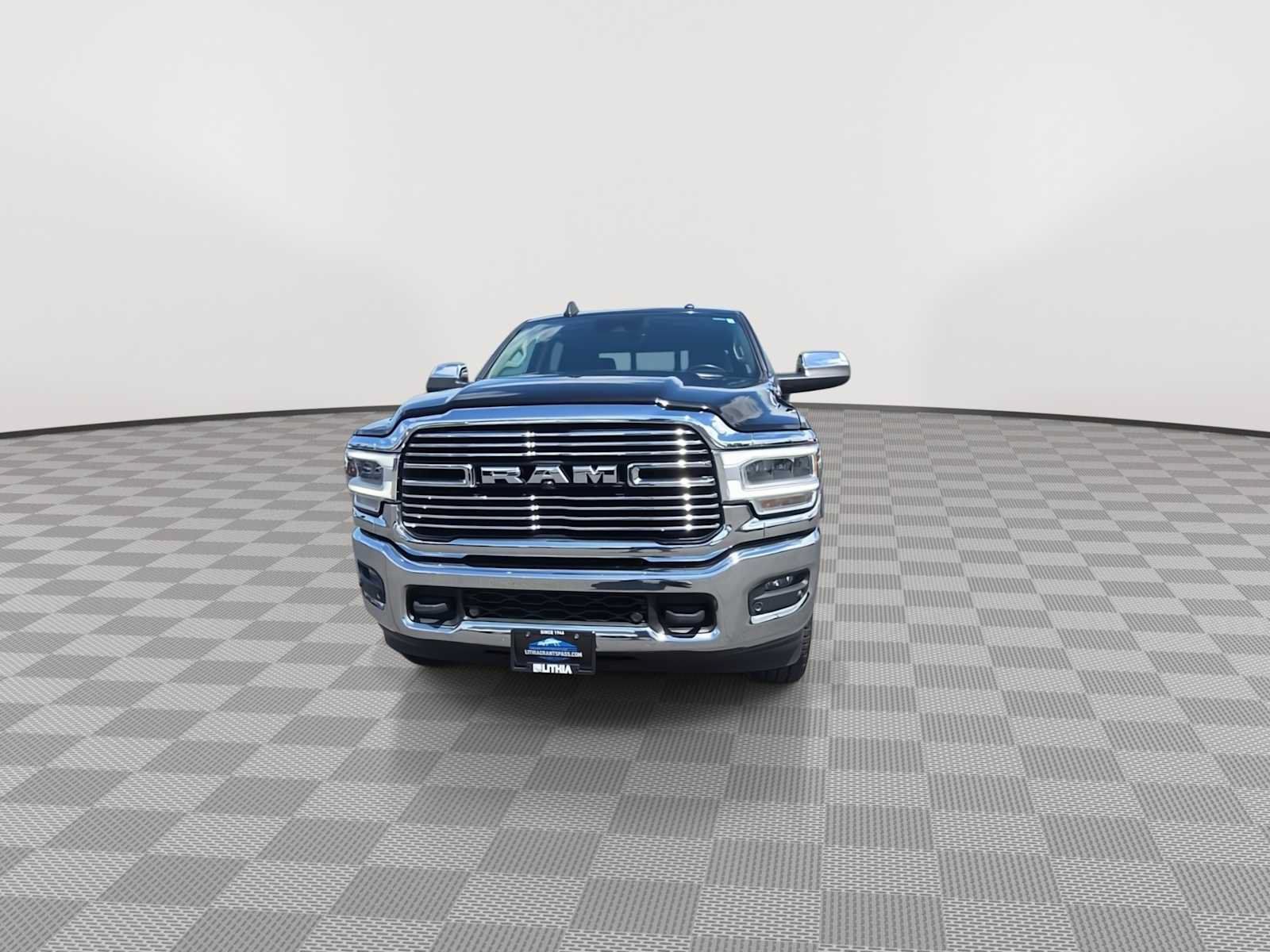Used 2020 RAM 3500 Laramie AWD/4WD image 3