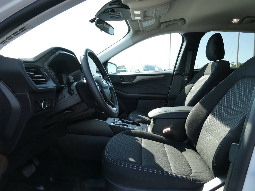 Used 2025 Ford Escape Active w/ Cold Weather Package AWD/4WD image 22