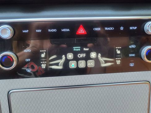 Used 2025 Genesis GV80 2.5T Advanced image 34