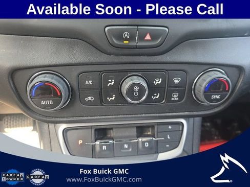 Used 2023 GMC Terrain SLE w/ Driver Convenience Package AWD/4WD image 12