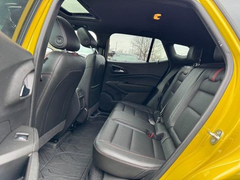 Used 2024 Chevrolet Trax RS w/ Sunroof Package image 10