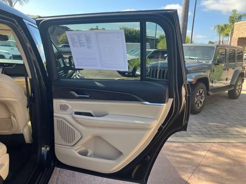 Used 2021 Jeep Grand Cherokee L Limited AWD/4WD image 26