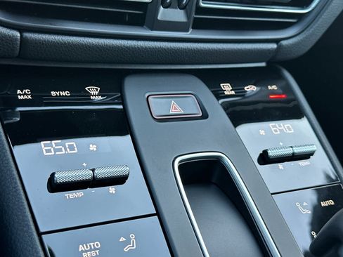 New 2026 Porsche Macan image 24