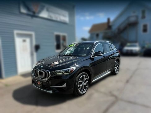 Used 2021 BMW X1 xDrive28i w/ Premium Package AWD/4WD image 4