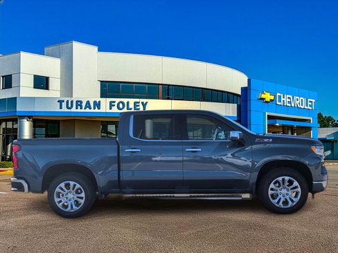 Used 2024 Chevrolet Silverado 1500 LTZ w/ LTZ Premium Package image 8