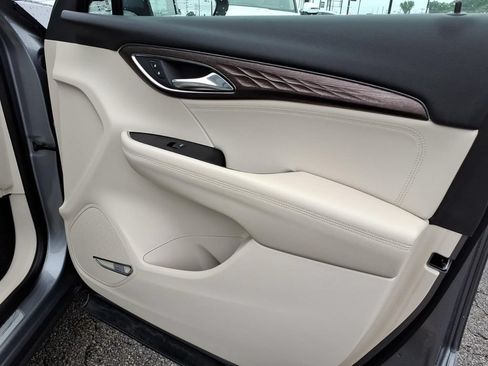 Used 2021 Buick Envision Avenir w/ Technology Package II FWD image 12