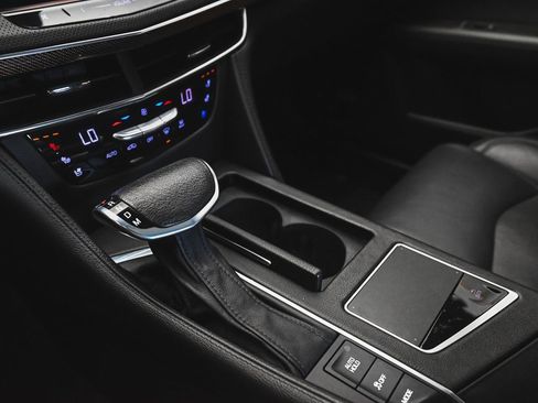 Used 2018 Cadillac CT6 Luxury image 33