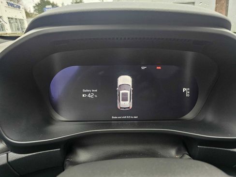 Certified 2023 Volvo XC40 Recharge Plus image 29