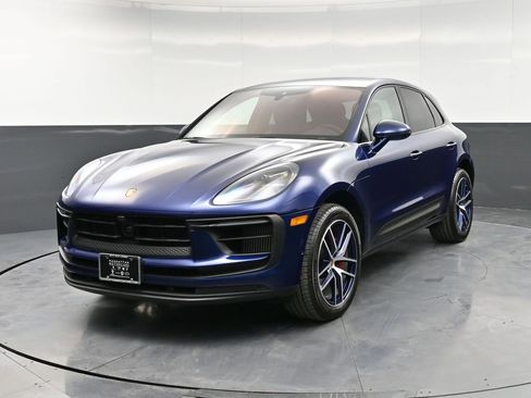 Certified 2023 Porsche Macan S AWD/4WD image 6