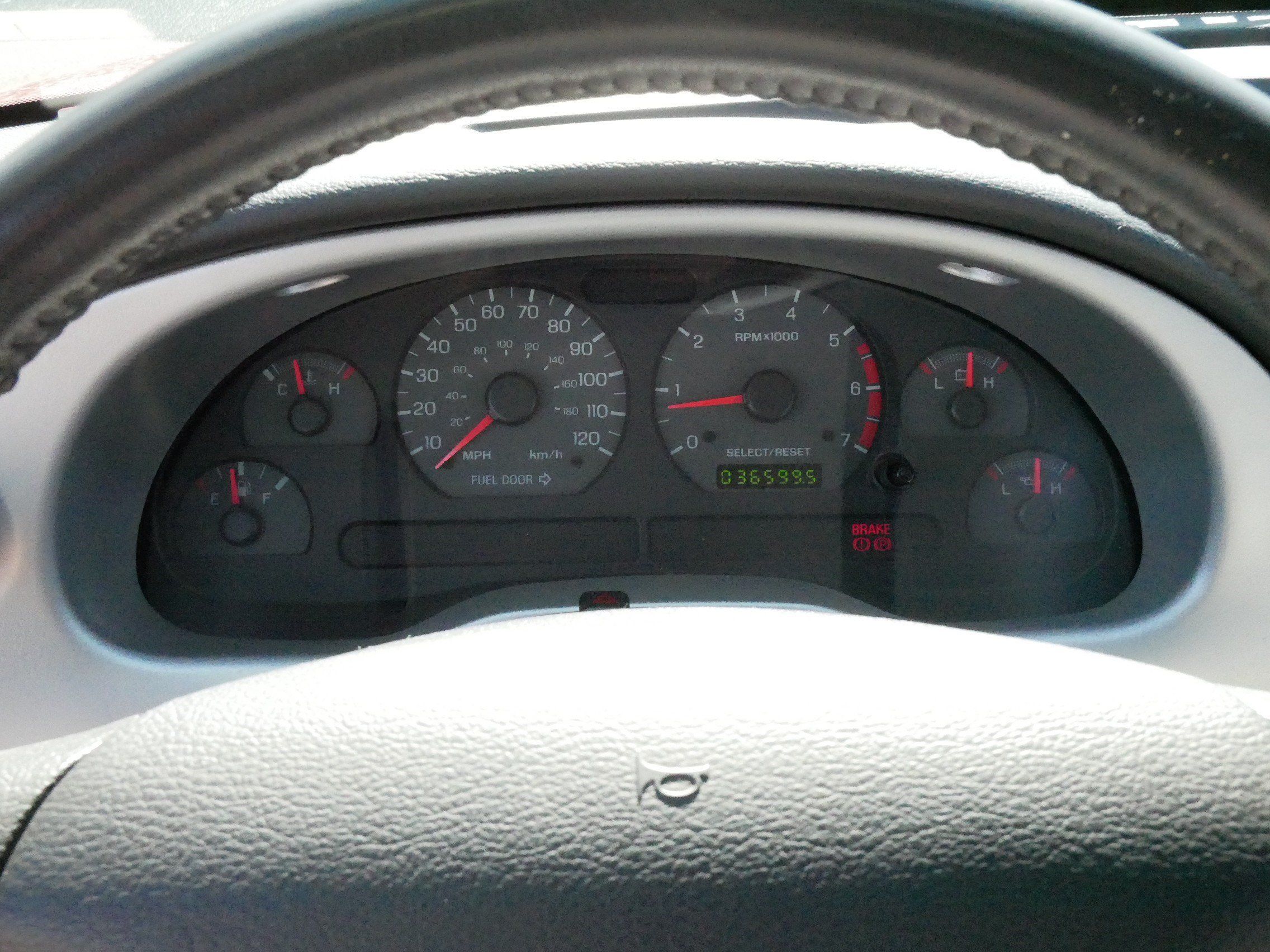 Used 2002 Ford Mustang Convertible RWD image 19