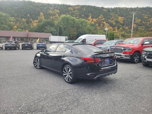 Used 2021 Nissan Altima 2.5 SR w/ SR Premium Package image 5