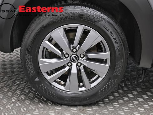Used 2025 Nissan Pathfinder SV FWD image 31