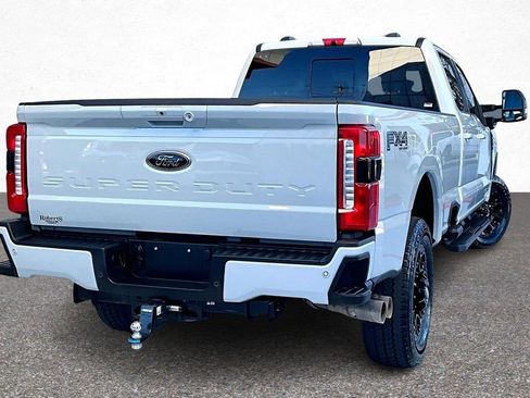 Used 2025 Ford F250 Lariat w/ Black Appearance Package image 7