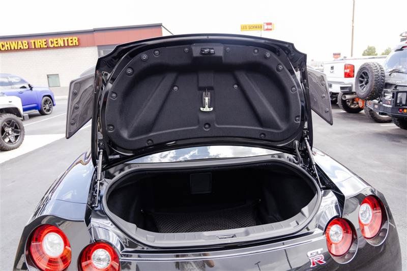 Used 2015 Nissan GT-R Black Edition AWD/4WD image 10