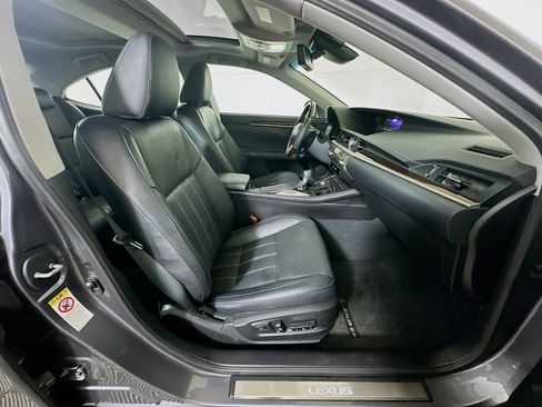 Used 2017 Lexus ES 350 w/ Luxury Package image 33