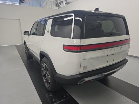 Used 2024 Rivian R1S Adventure AWD/4WD image 3