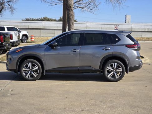 Used 2025 Nissan Rogue SL image 5