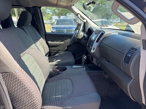 Used 2015 Nissan Frontier SV AWD/4WD image 14