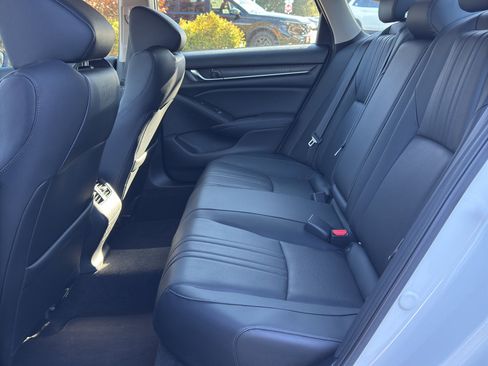 Used 2018 Honda Accord Touring image 7
