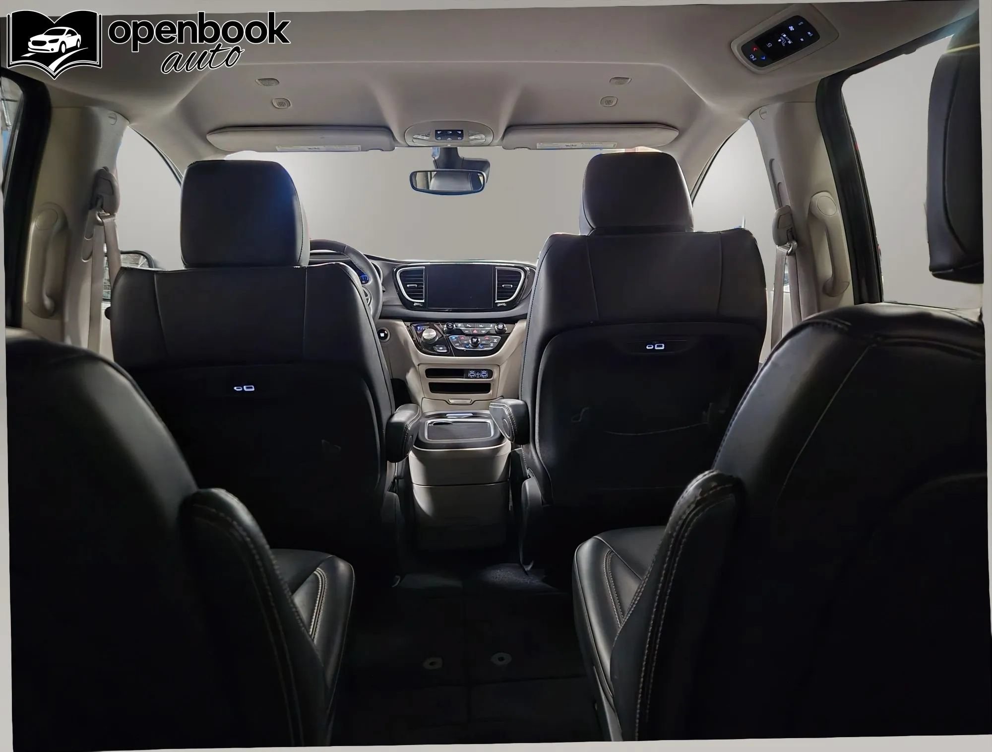Used 2023 Chrysler Pacifica Touring-L FWD image 19