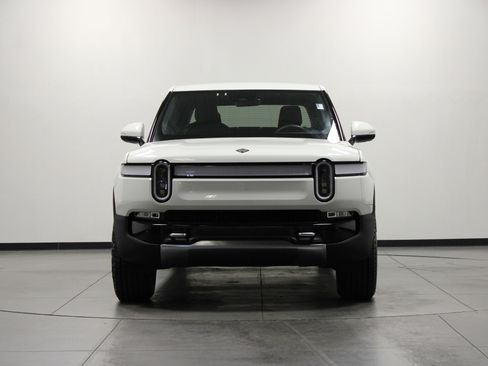 Used 2022 Rivian R1T Adventure image 9