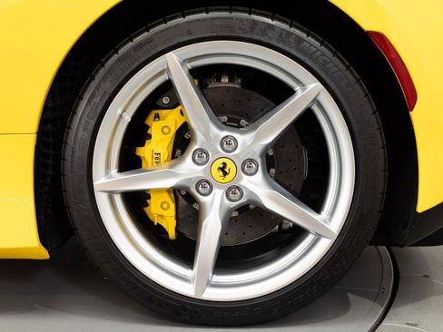 Certified 2021 Ferrari F8 Tributo RWD image 22