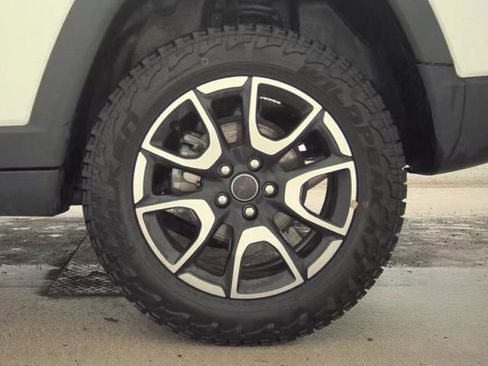 Used 2025 Jeep Compass Trailhawk image 20