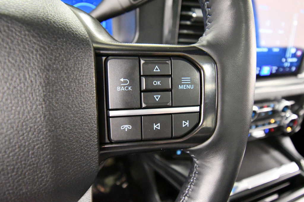 Used 2025 Ford F350 Platinum w/ FX4 Off-Road Package AWD/4WD image 22