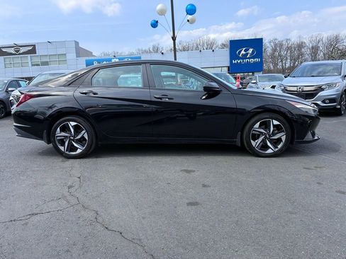 Used 2023 Hyundai Elantra SEL w/ Convenience Package image 8