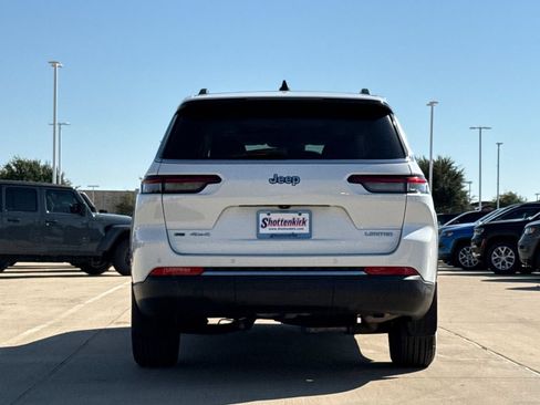 Used 2023 Jeep Grand Cherokee L Limited w/ MOPAR Finishing Package AWD/4WD image 7