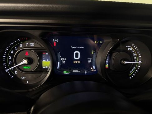 Used 2024 Jeep Wrangler Unlimited Rubicon 4xe AWD/4WD image 17