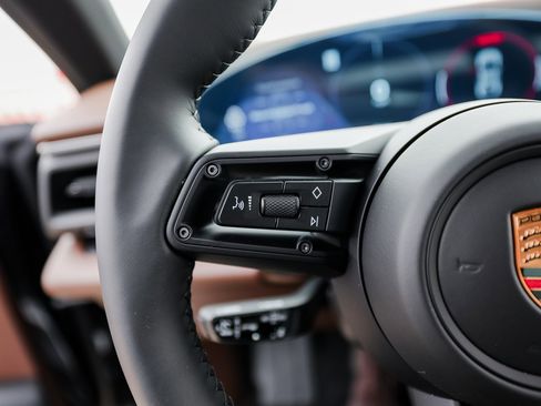 New 2025 Porsche Macan 4S Electric image 17