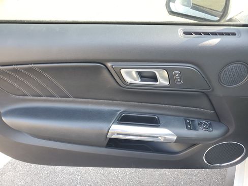 Used 2021 Ford Mustang Premium image 15