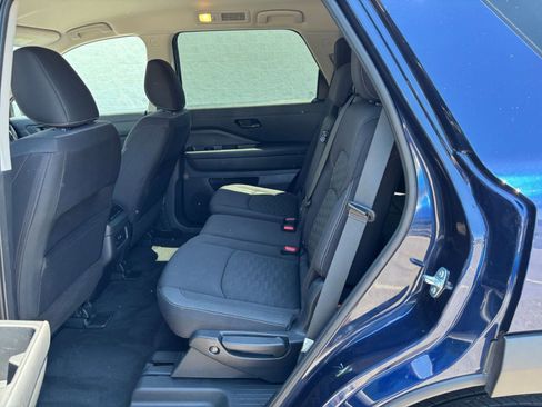 Used 2025 Nissan Pathfinder SV AWD/4WD image 29