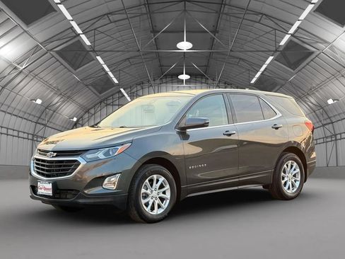Used 2019 Chevrolet Equinox LT w/ Driver Convenience Package FWD image 3