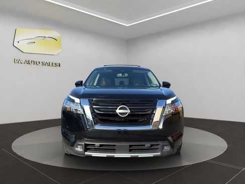 Used 2022 Nissan Pathfinder Platinum w/ Cargo Package image 2