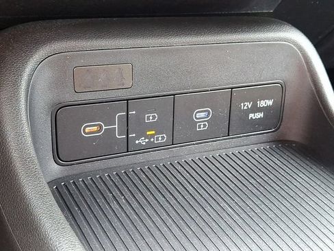 Used 2025 Hyundai Kona SEL AWD/4WD image 24