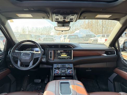 Used 2023 GMC Yukon Denali Ultimate image 13