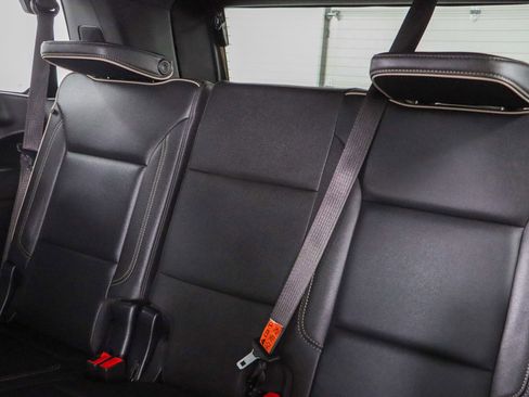 Used 2023 GMC Yukon SLT image 29