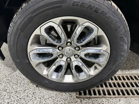 Used 2023 RAM 1500 Laramie image 27