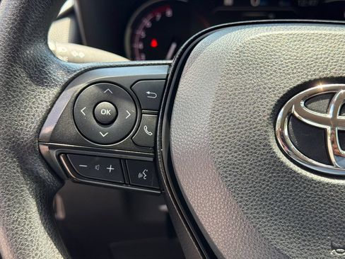 Used 2025 Toyota RAV4 LE AWD/4WD image 25