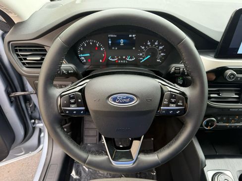 Certified 2022 Ford Escape SE w/ Convenience Package FWD image 2
