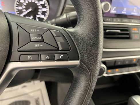 Used 2024 Nissan Altima 2.5 SV FWD image 23